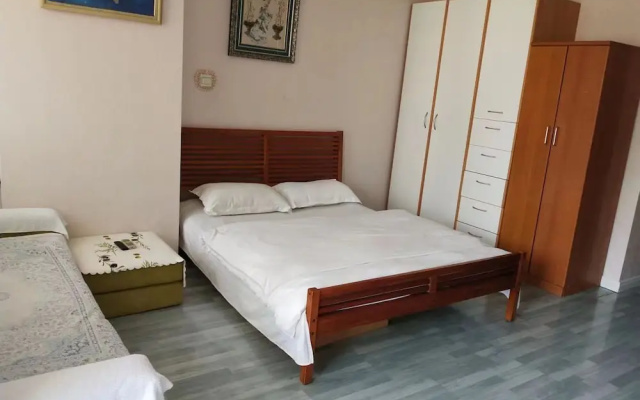 Dalian Xiuzhu Building Apartment