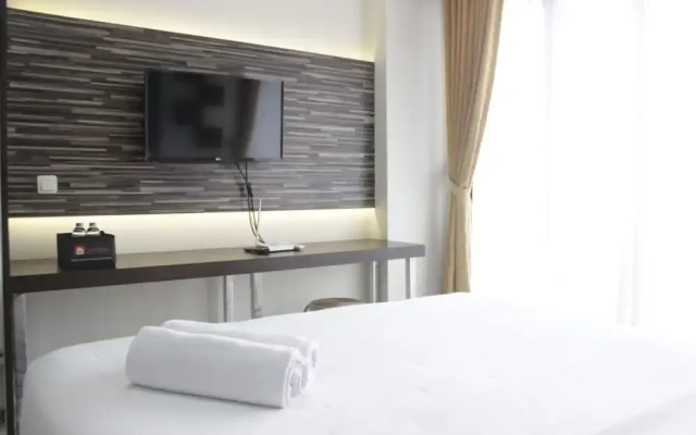 Modern & Contemporary Studio At Beverly Dago Apartment Near Itb