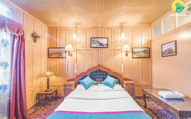 Ritz HouseBoat Srinagar
