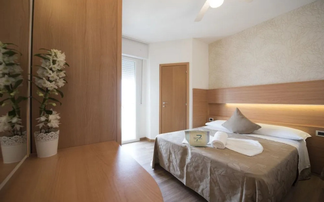 Hotel Seven