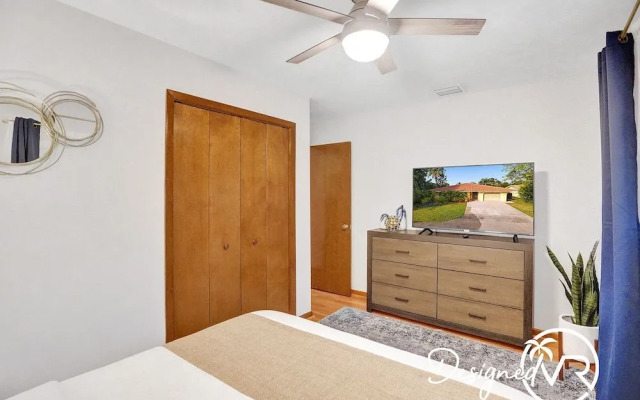 Stunning Waterfront 3BR with Heated POOL