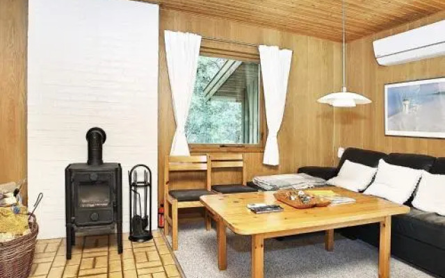 Three-Bedroom Holiday home in Læsø 3