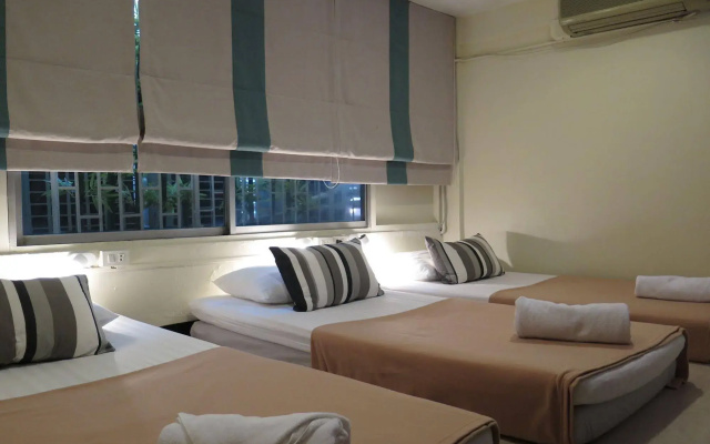 I-Sleep Silom Hostel