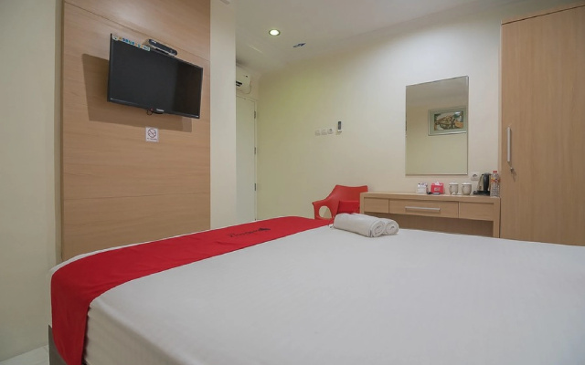 RedDoorz near MT Haryono Semarang
