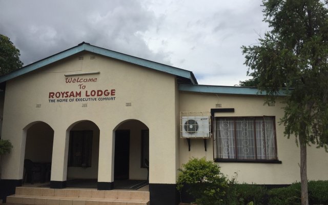 Roysam Lodge in Livingstone, Zambia from 44$, photos, reviews - zenhotels.com hotel front