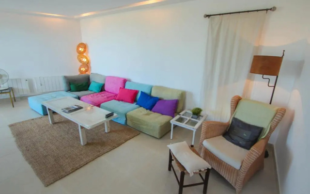Laja - panoramic hillside holiday house in Moraira