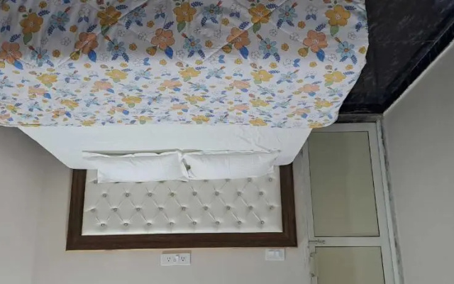 Oyo Harsh Hotel