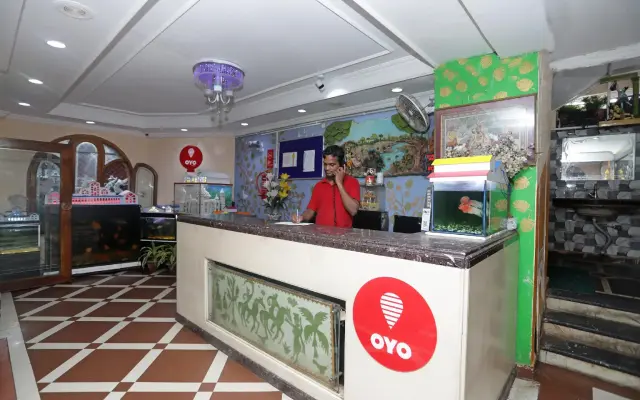 Capital O 6077 Hotel Ashraya