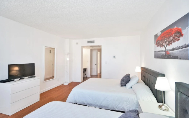 Destination Stays-Ocean View Condo Miami