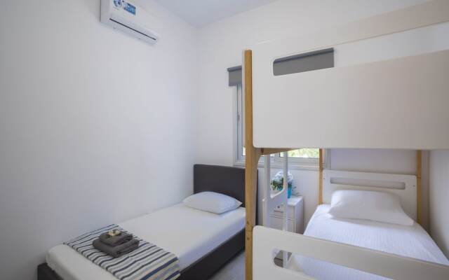 Отель Protaras Ayios Elias Alice Suite комната для гостей