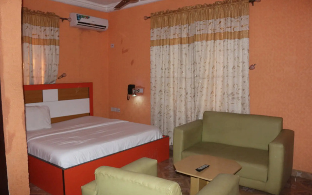 Grand Decent Hotel and Suites
