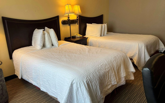 Lamplighter Inn & Suites Pittsburg
