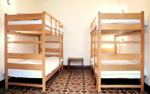 1900 Hostel