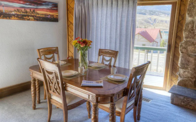 西尔弗索恩芽家庭旅馆(BUD+Breakfast at Silverthorne)