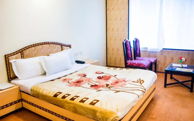 Sapphire Grand