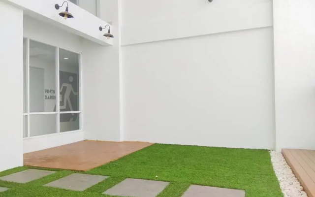 Modern And Comfy Studio Apartment At Patraland Urbano
