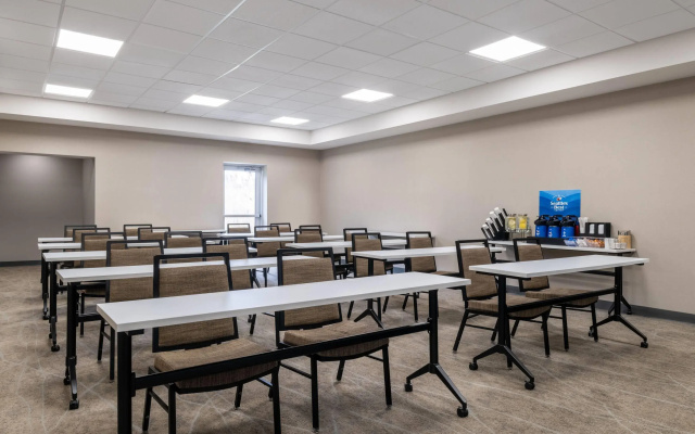 Wingate by Wyndham Geneva at SPIRE Academy