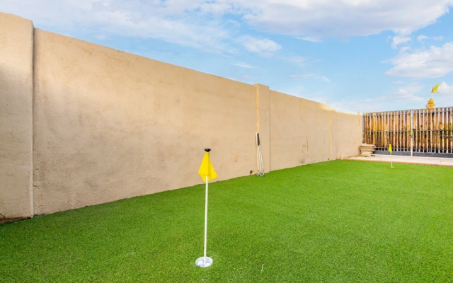OldTown Lux 4BR/3BA HeatedPool+HotTub+GameRoom/14 by RedAwning