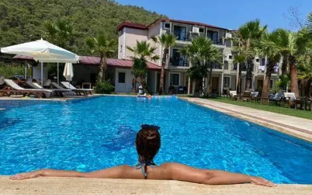 Garden Life Hotel
