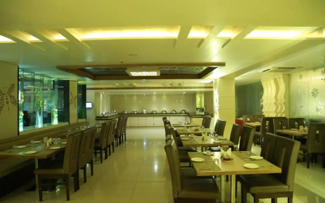 Hotel Swagath Grand Ecil