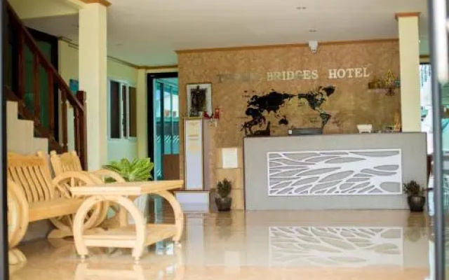 Three bridges hotel