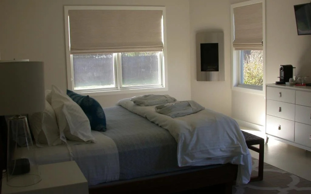 White Fences Inn