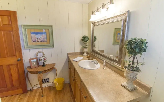 Hunter's Haven by Distinctive Beach Rentals