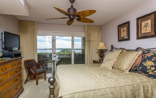 Pier Point #104 by Hodnett Cooper