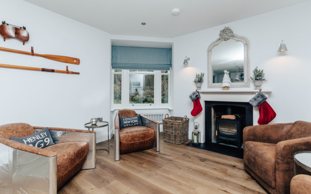 Woodvale Retreat - Sleeps 20