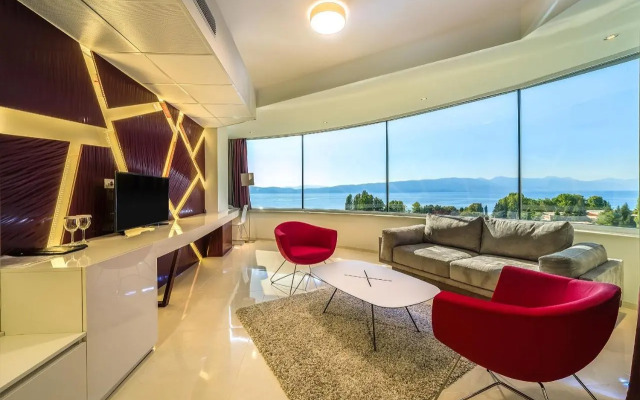 Laki Hotel	