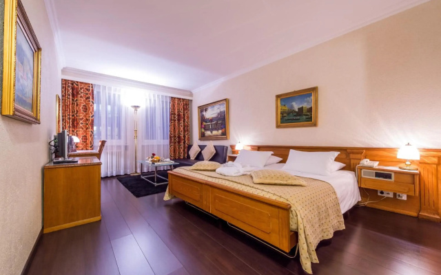 Hotel Century