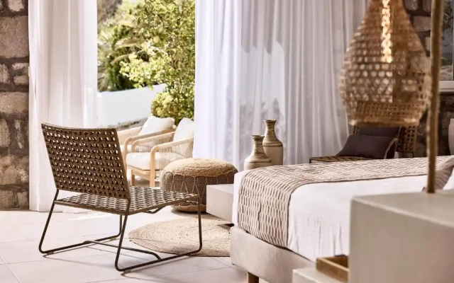 Nirome Luxury Suites