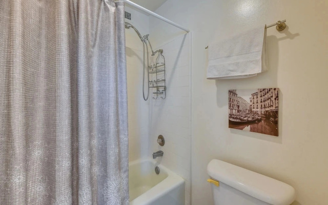 Pool Access: Pet-friendly Palm Springs Condo