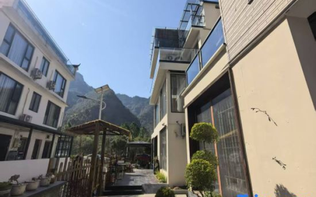 XI JIAN  Guesthouse (Building 1)