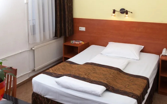 Equity Point Budapest - Hostel