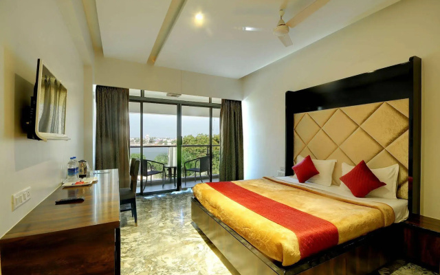 Hotel Apaar with Sea Face Garden Restaurant