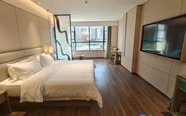 Maximin Hotel
