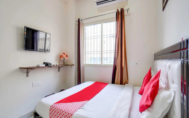 OYO Flagship 70056 Grand Inn Residency