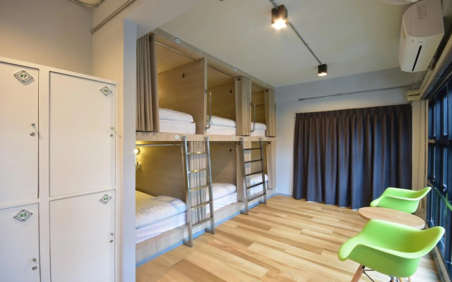 The Chatbox Silom Hostel