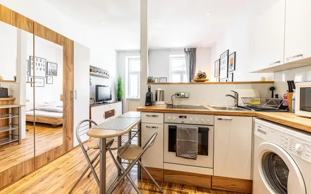 COZY + TRENDY by JR City Apartments
