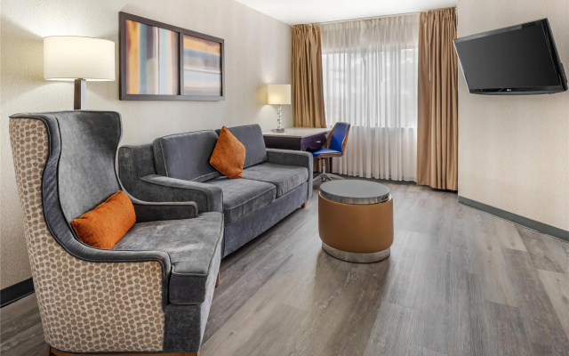 Best Western Plus Miamisburg-Dayton Suites, Banquets & Hotel