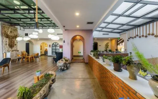Jiangsu·Jinxi Surprise Castle Resort Homestay (Buerjin Kanas Taqiao Branch)