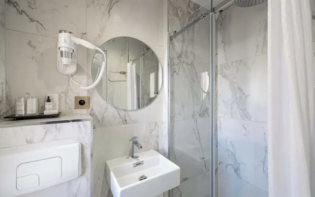Hotel Avaton - Single Bedroom - Cannes Palais