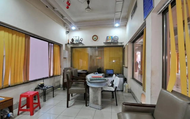 Hotel Maruti Mandapam
