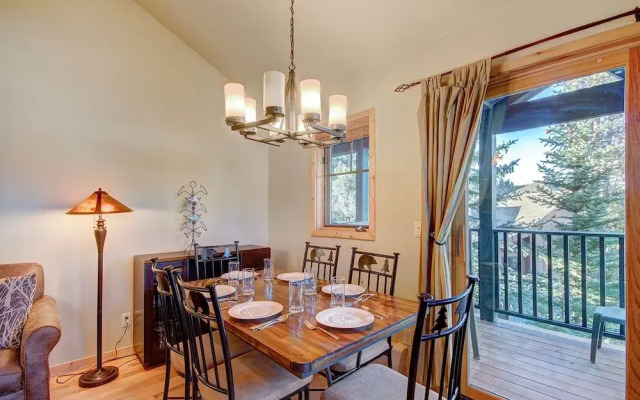 Twin Elk Lodge D16 3 Bedroom Condo by Redawning