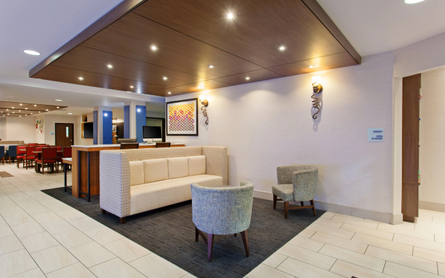 Holiday Inn Express Hotel & Suites Oakland-Airport by IHG