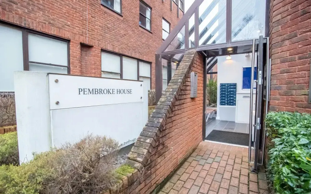 Pembroke House Apartments - Parking