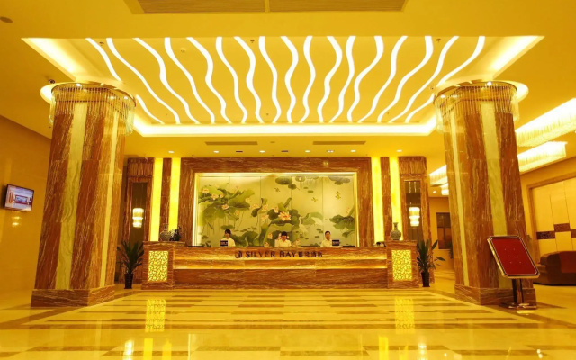 Silver Bay Hotel