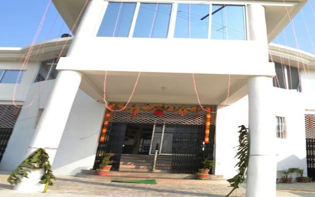 Hotel Greenland Palace Bodhgaya вид на фасад