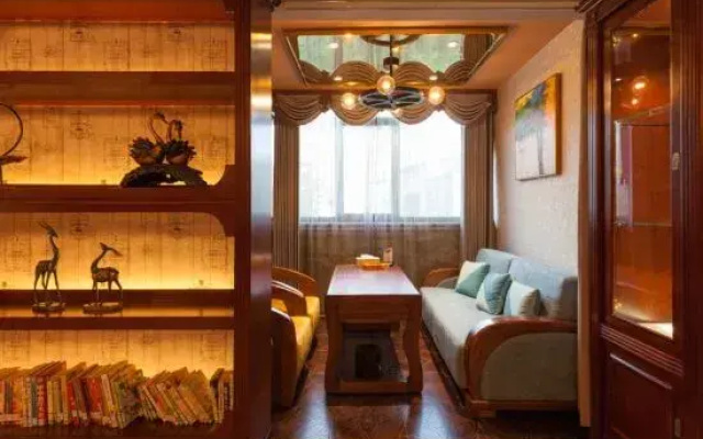 Gold Dragon Hotel